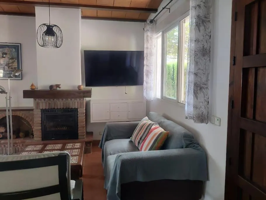 Villa Palmera, Sleeping 6, Sea View, Arenas  Arenas (Malaga)